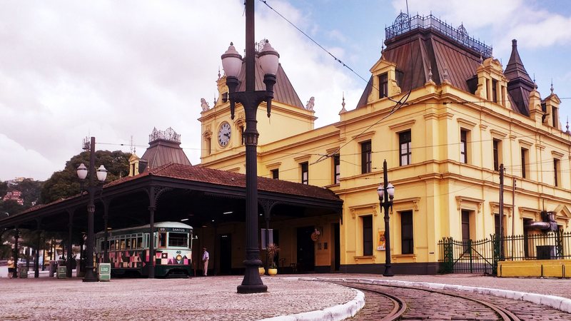 Torres com telhados inclinados não acumulam neve - Prefeitura de Santos