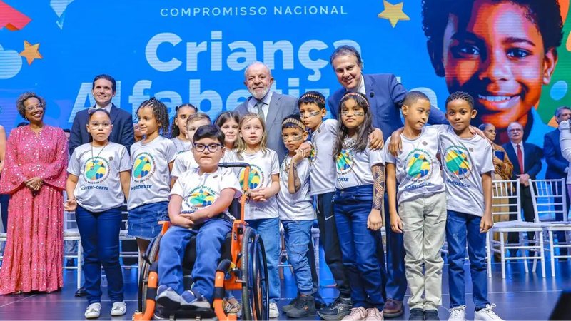 Premiações foram entregues pelo presidente Lula e pelo ministro da Educação Camilo Santana - Ricardo Stuckert/Presidência da República