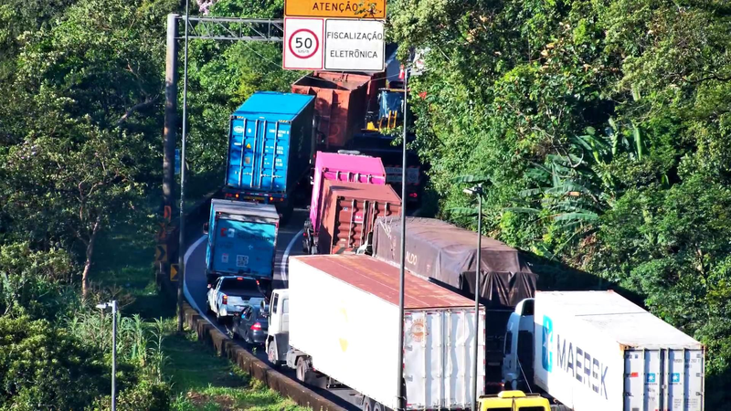 Anchieta conta com 5km de congestionamento no sentido capital e 3km no sentido litoral - Reprodução/Artesp