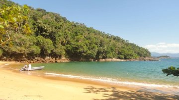 Prainha de Fora, na ilha Anchieta, em Ubatuba, está imprópria para o banho - Prefeitura de Ubatuba