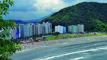 São Vicente possui mais de 300 mil habitantes; moradores se queixam de insegurança São Vicente área continental Visão aérea da área continental - Flávia Souza / Arquivo CN