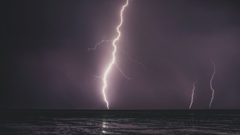 Inmet adverte para a possibilidade de descargas elétricas - Imagem ilustrativa/Unsplash