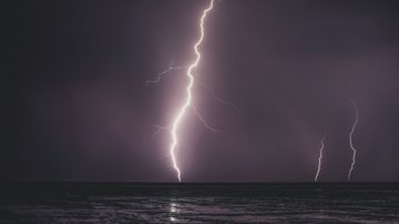 Inmet adverte para a possibilidade de descargas elétricas - Imagem ilustrativa/Unsplash