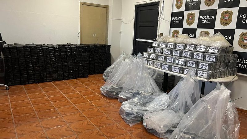 Foram apreendidos dois mil tijolos de cocaína - SSP-SP