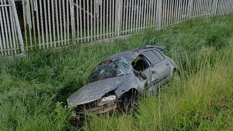 Motorista afirmou ter perdido o controle da direção, o que resultou no capotamento do veículo - Divulgação/Polícia Militar Rodoviária