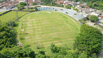 Prefeito e vice-prefeito destacaram que será necessária reforma na estrutura do estádio - Helder Lima/Prefeitura do Guarujá