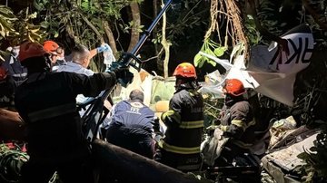 Cinco viaturas e 15 bombeiros do 6º GB foram mobilizados para o resgate - Defesa Civil