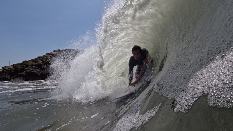 Semillero Olas Pro Tour reúne os melhores jovens surfistas do mundo; na foto, Bruce Burgos, do Equador - Carlos Flores Castilho / caeflores_photo