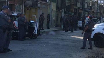 Suspeito morreu no local - Reprodução/Internet