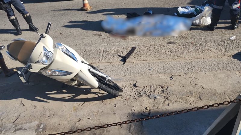 Acidente ocorreu na avenida Pernambuco, no bairro Balneário Praia do Pernambuco - Reprodução/Guarujá Mil Grau