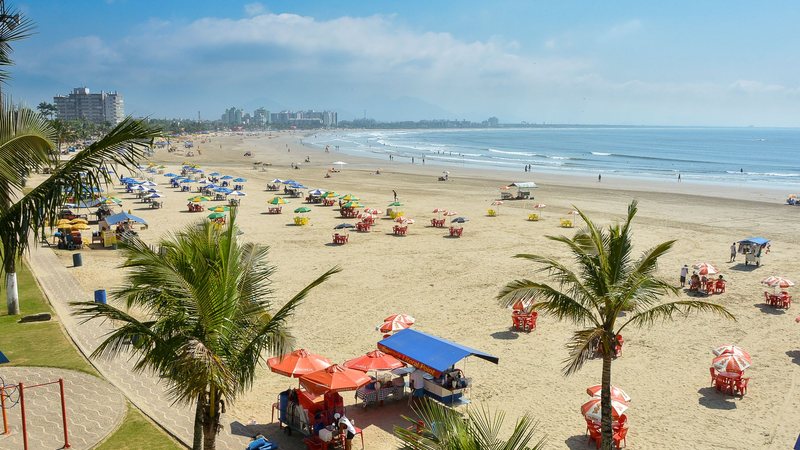 Três trechos da praia da Enseada, em Bertioga, seguem com bandeira vermelha - Diego Bachiéga/Prefeitura de Bertioga