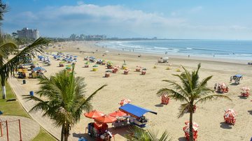 Três trechos da praia da Enseada, em Bertioga, seguem com bandeira vermelha - Diego Bachiéga/Prefeitura de Bertioga