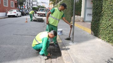 Primeiras intervenções ocorreram no trecho entre as ruas Goiás e Assis Corrêa, no Gonzaga - Raimundo Rosa/Prefeitura de Santos