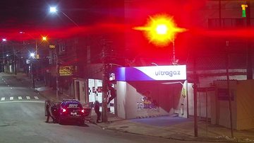 Suspeito foi pego quando descia do poste - Divulgação/Prefeitura de são Vicente