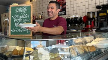 Farle dos Santos pratica a fórmula do bom atendimento - Divulgação / Abrasel