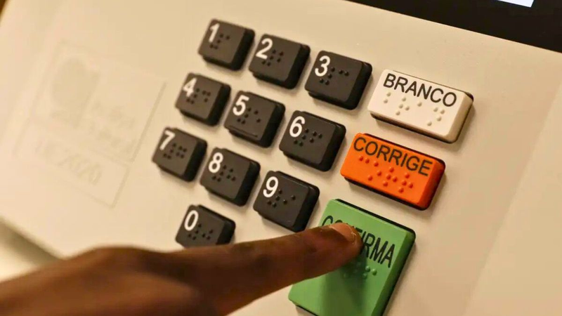 Durante a transferência, o atendimento pode ser feito na 310ª Zona Eleitoral ou on-line no site da Justiça Eleitoral - Divulgação/TSE