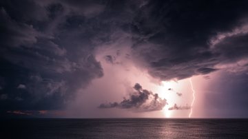 Chuva poderá vir acompanhada de raios e ventos fortes - Imagem ilustrativa/Unsplash
