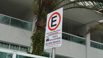 Vagas estão sinalizadas e localizadas em áreas estratégias da avenida marechal Deodoro da Fonseca - Prefeitura do Guarujá