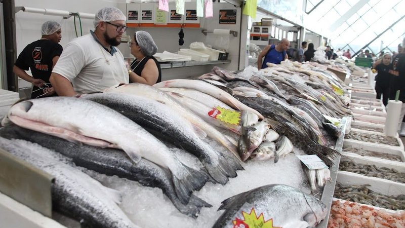 Sardinha, tilápia e pescada branca estão entre os pescados mais procurados pelo público - Carlos Nogueira/Prefeitura de Santos