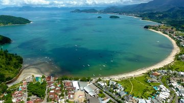 Os dois trechos da praia de Tabatinga, em Caraguatatuba, estão impróprios ao banho - Turismo Caraguatatuba
