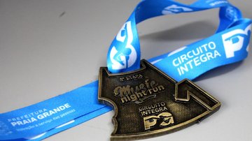 Juntas, as medalhas das oito corridas de 2025 formarão uma mandala - Divulgação/Pedro Sbravatti/Prefeitura de Praia Grande