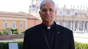 Papa Leão XIV assume o papado com um compromisso de renovação e acolhimento. - Reprodução