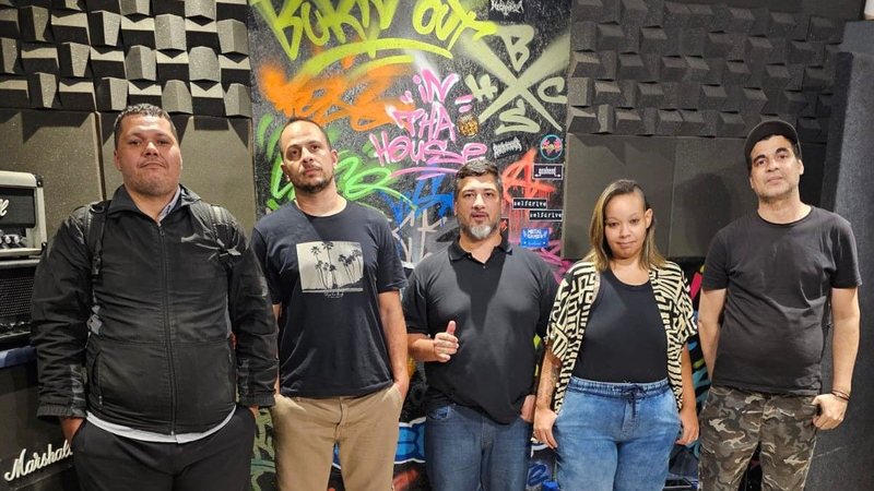 Banda De Volta Ao Zero, da Baixada Santista, fará a abertura do show - Divulgação / De Volta Ao Zero
