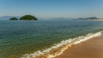Praia da Cocanha, em Caraguatatuba