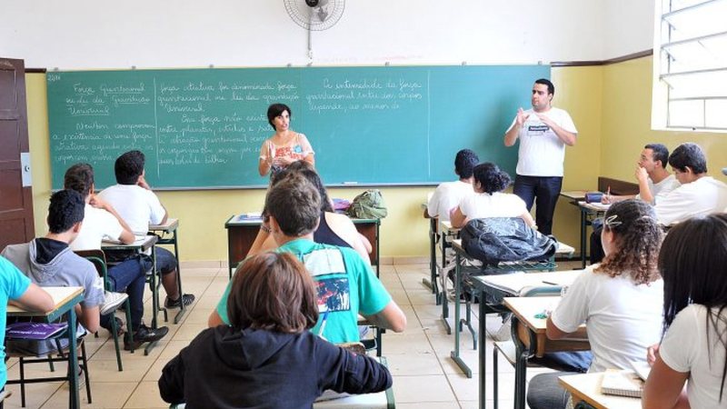 Programa anuncia vagas para psicólogos no litoral de SP com salário de R$ 3,2 mil
