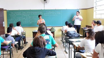 Programa anuncia vagas para psicólogos no litoral de SP com salário de R$ 3,2 mil
