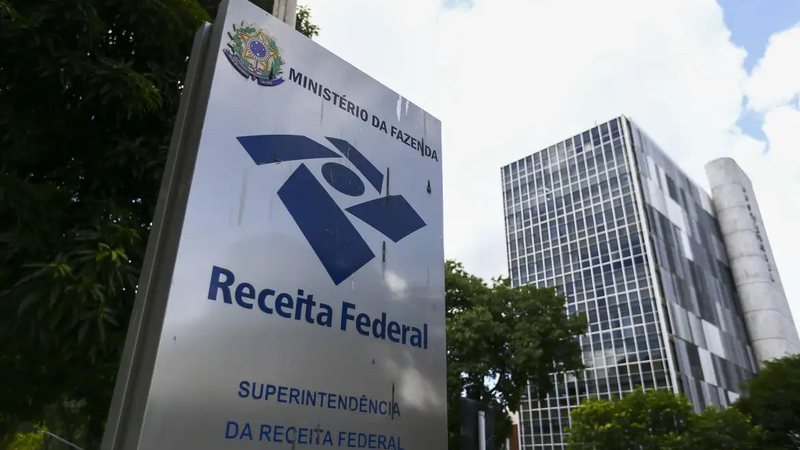Receita Federal leiloa itens como aparelhos Apple; há mercadorias também no litoral de SP