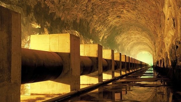 Reservatório foi escavado na própria rocha e em formato de túnel - Divulgação/Aesabesp