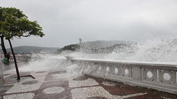 Ressaca em Santos