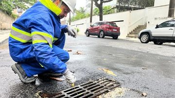 Trabalho garante a eficiência do sistema de esgoto, que deve existir separadamente da drenagem pluvial - Divulgação/Sabesp