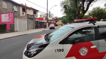 Antes de efetuar os disparos e facadas, o sargento entrou na clínica e discutiu com a mulher - Charles Guedes/TV Cultura Litoral