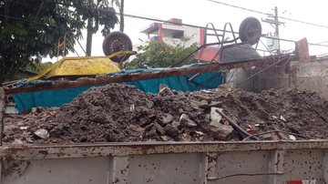 Veículo foi apreendido ainda carregado - Prefeitura de Praia Grande