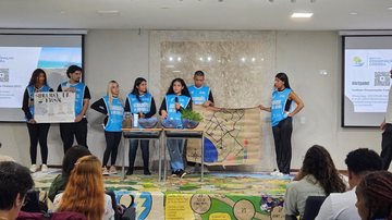 Estudantes do Instituto Conservação Costeira em apresentação, no Escolas Seguras - Divulgação / ICC