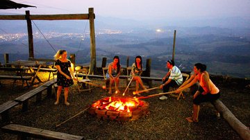 fogueira e gastronomia na montanha, em Socorro