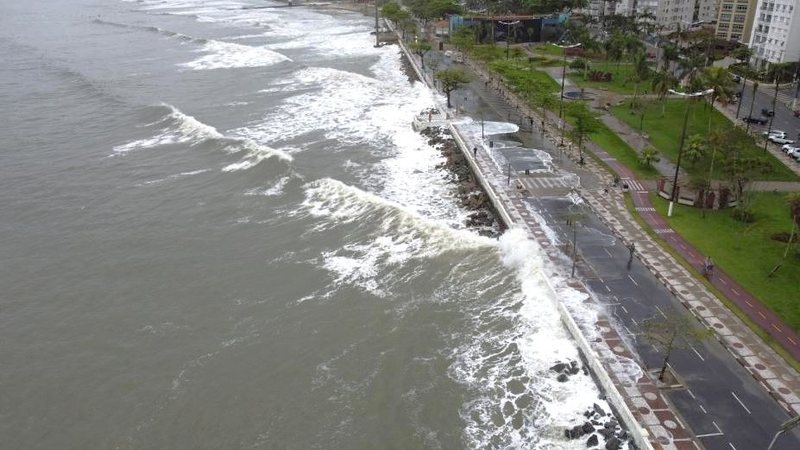 Mar revolto em Santos