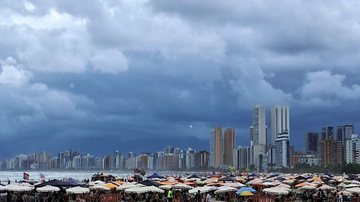 Nuvens carregadas no céu de Praia Grande