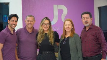 JR Contabilidade, situada na avenida 19 de Maio, 441, no bairro Jardim Albatroz, em Bertioga