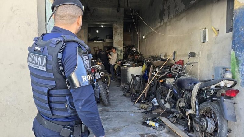 Desmanche de motos em Santos