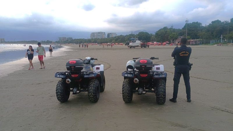 GCM em praia de Bertioga