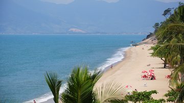 Bombeiros encontram corpo boiando a 300 metros de praia do litoral de SP