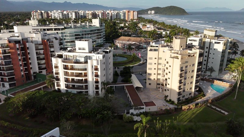 Mercado imobiliário registra recuo no litoral de SP; aluguéis desabam 26% em 2025