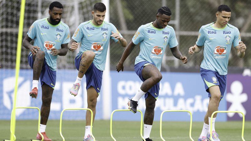 Onde assistir Brasil x Paraguai pelas Eliminatórias da Copa de 2026; confira a provável escalação