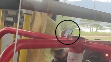 Passageira filma motorista no celular enquanto dirige ônibus no litoral de SP