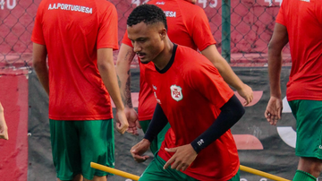 portuguesa-santista-anuncia-lateral-esquerdo-giba