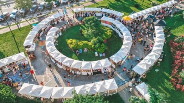 Arraiá Criativo na praça do Aquário de Santos