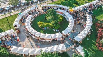 Arraiá Criativo na praça do Aquário de Santos